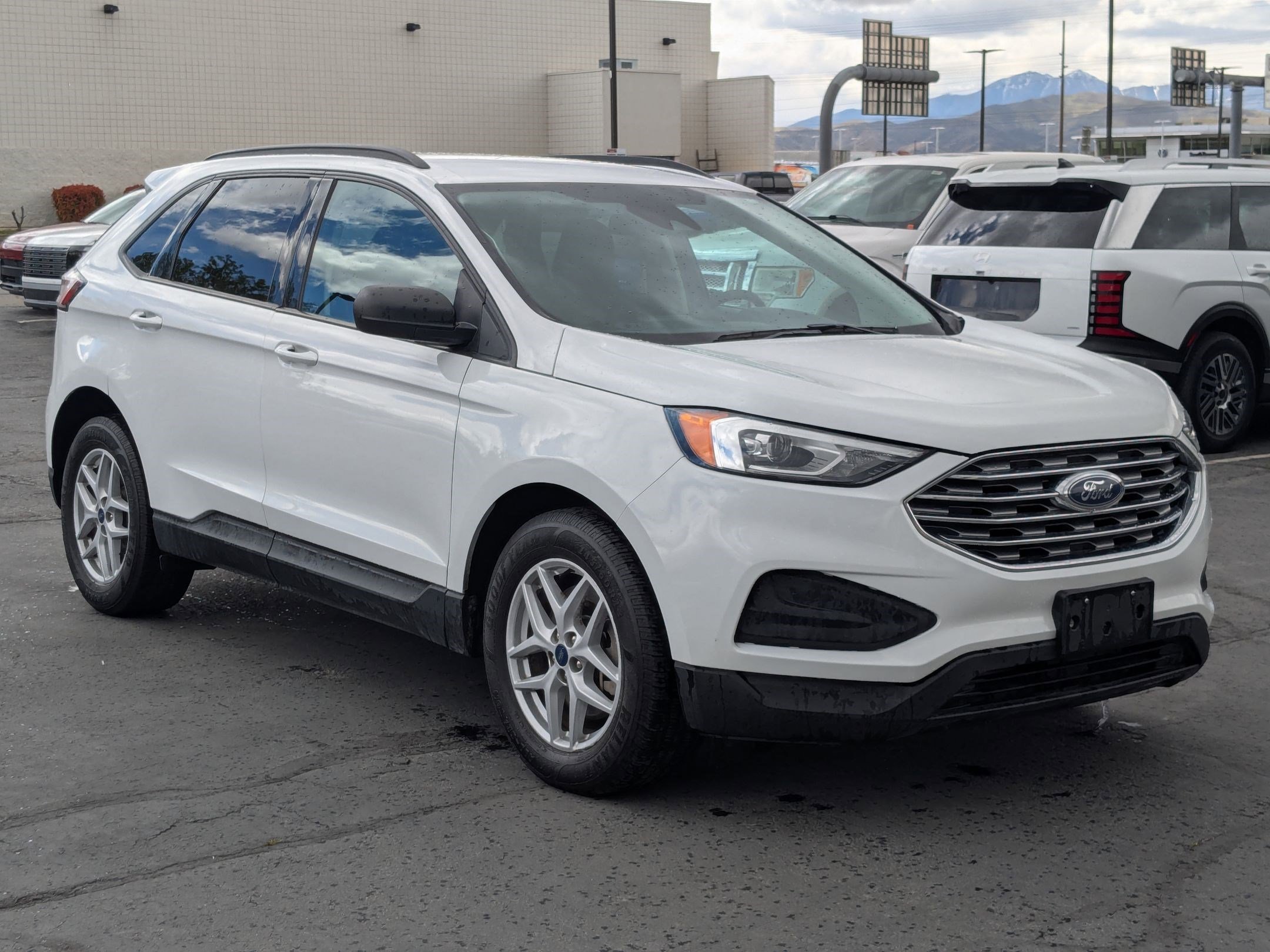 2021 Ford Edge SE - Photo 10