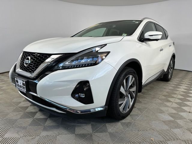 Used 2020 White Nissan SL image 9