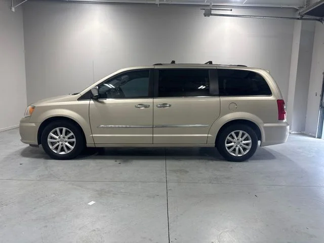 Used 2015 Beige Chrysler Limited image 10