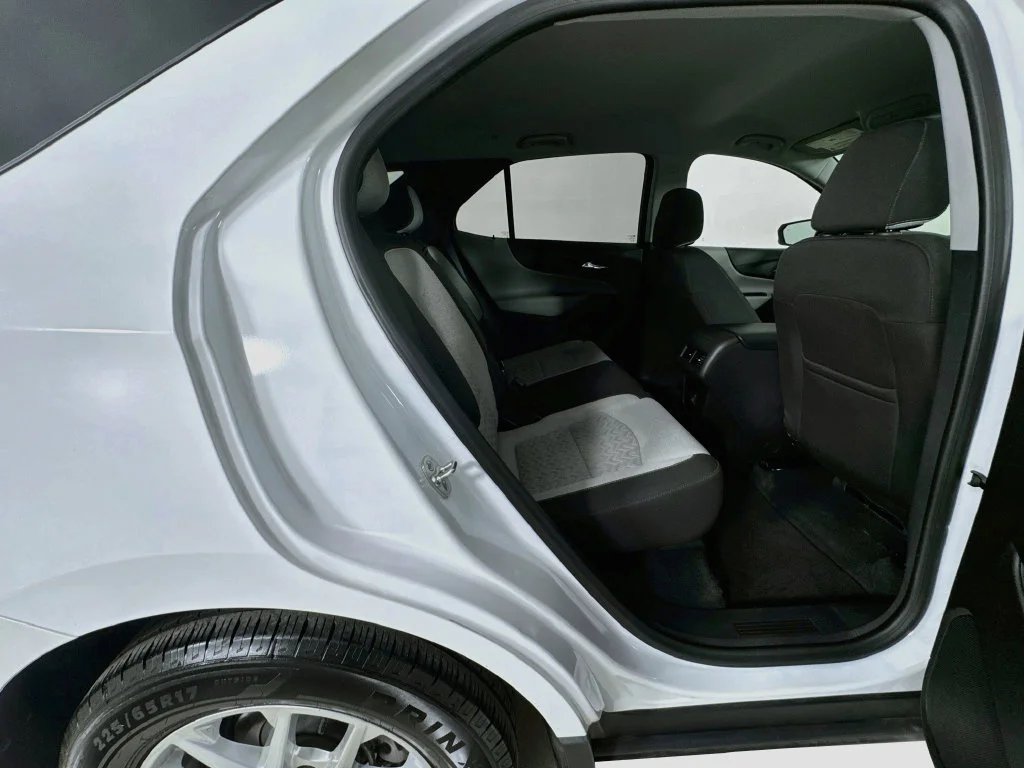Used 2024 White Chevrolet LT image 33