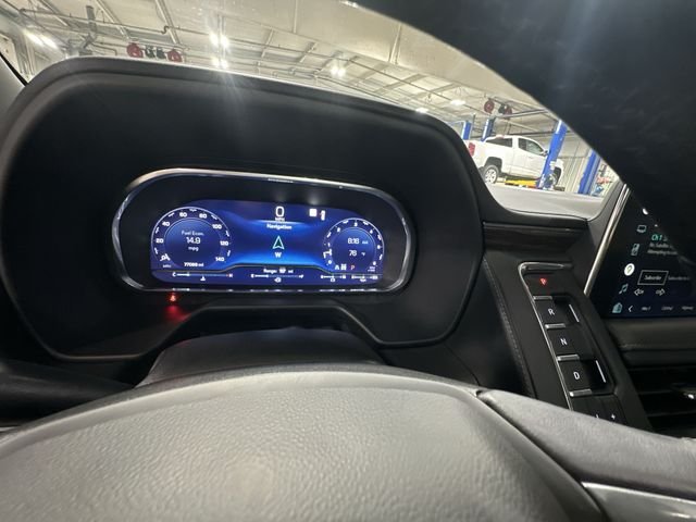 Used 2022 White Chevrolet Z71 image 14