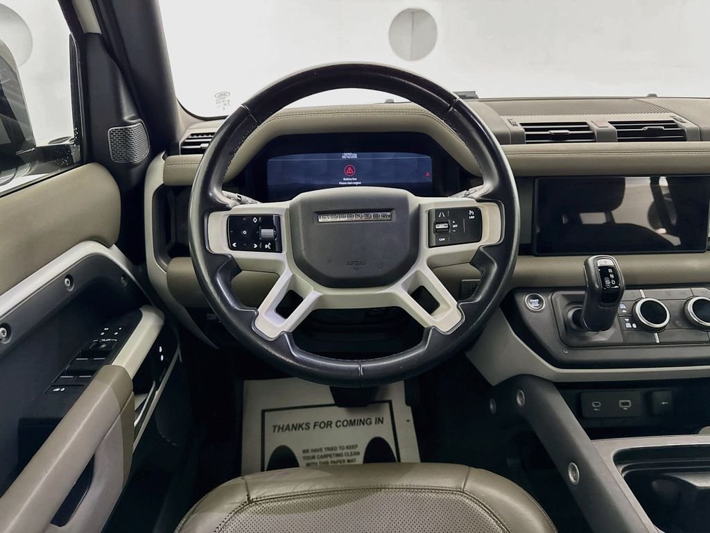 Used 2023 White Land Rover SE image 23