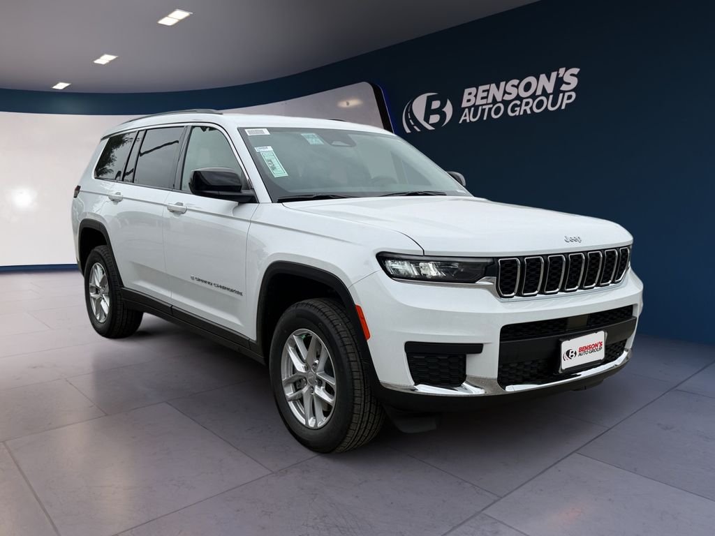 New 2026 Bright White Clear-Coat Exterior Paint Jeep Laredo image 7
