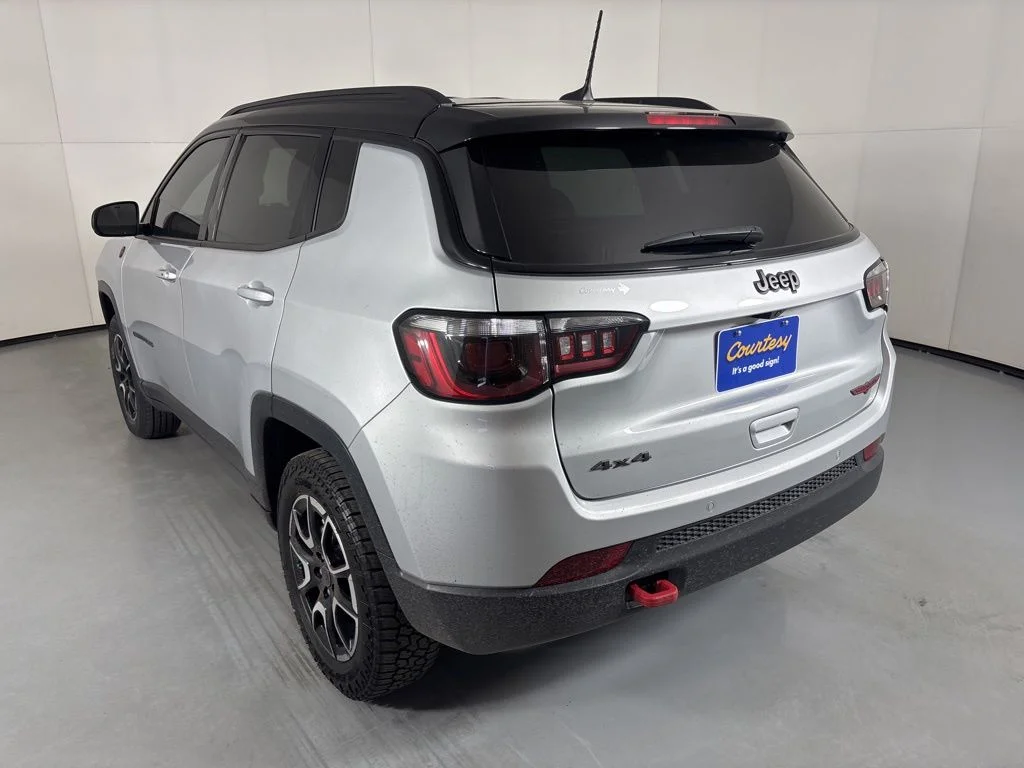 2025 Jeep Compass Trailhawk - Photo 6