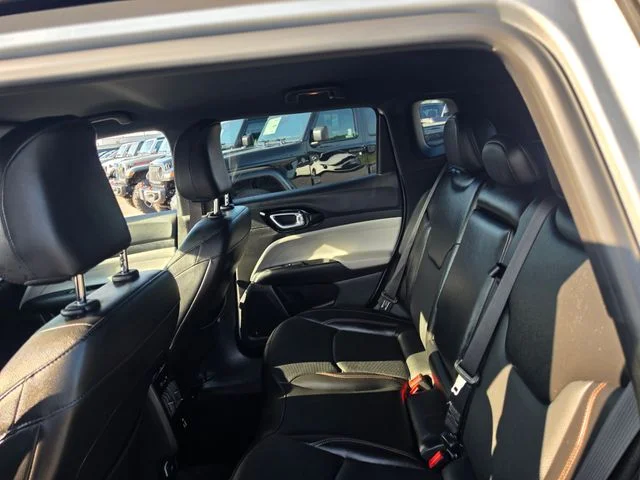 Used 2024 Silver Jeep Limited image 9