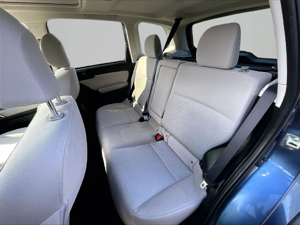 Used 2016 Blue Subaru 2.5i Premium image 24