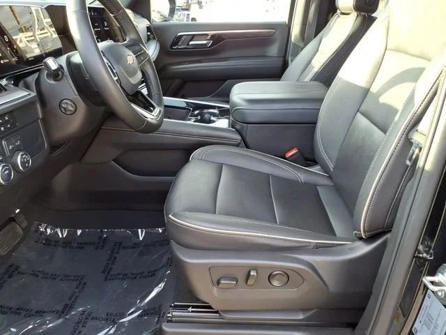 Used 2025 Black Chevrolet Premier image 18