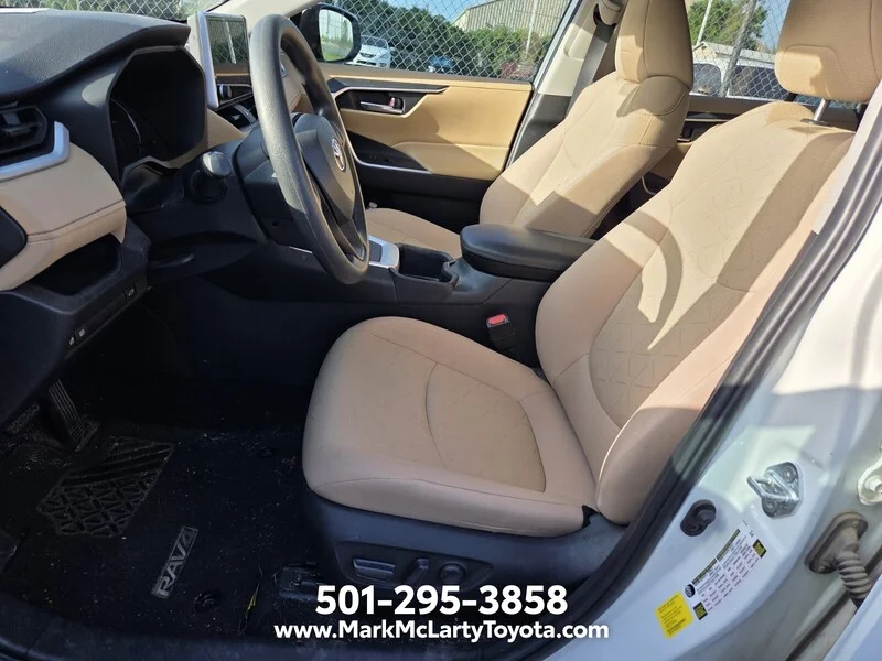 Used 2023 Ice TOYOTA XLE image 6
