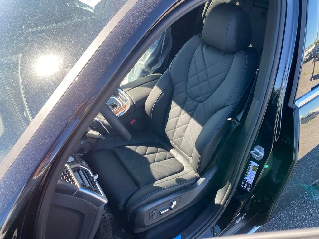 New 2026 Black Sapphire Metallic BMW xDrive40i image 11