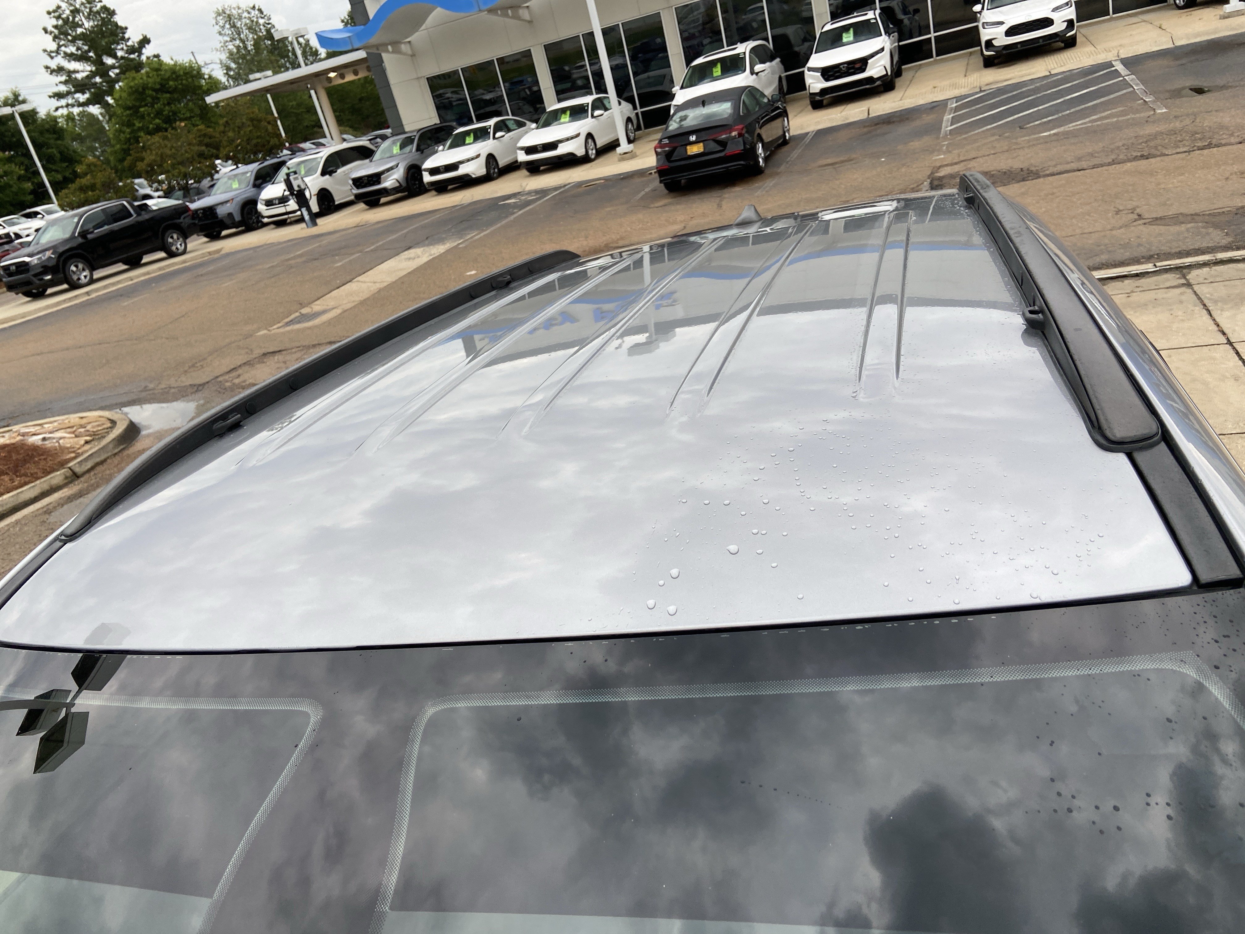 Used 2019 Billet Silver Metallic Clearcoat Jeep Latitude image 31