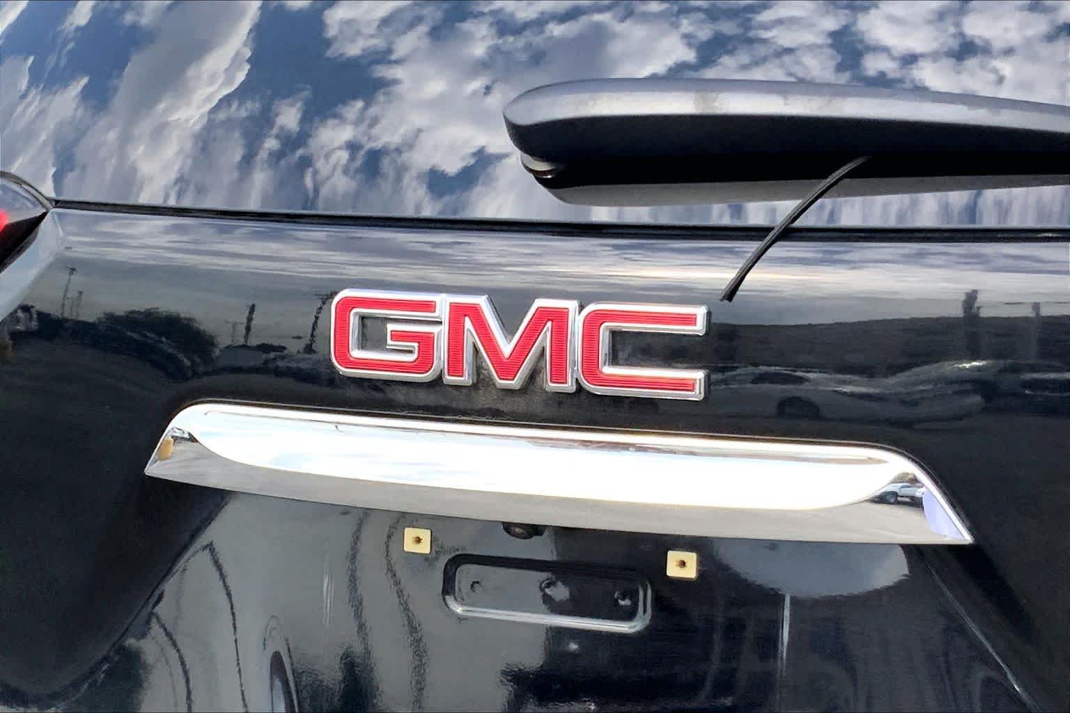 Certified Used 2021 Ebony Twilight Metallic GMC SLE image 27
