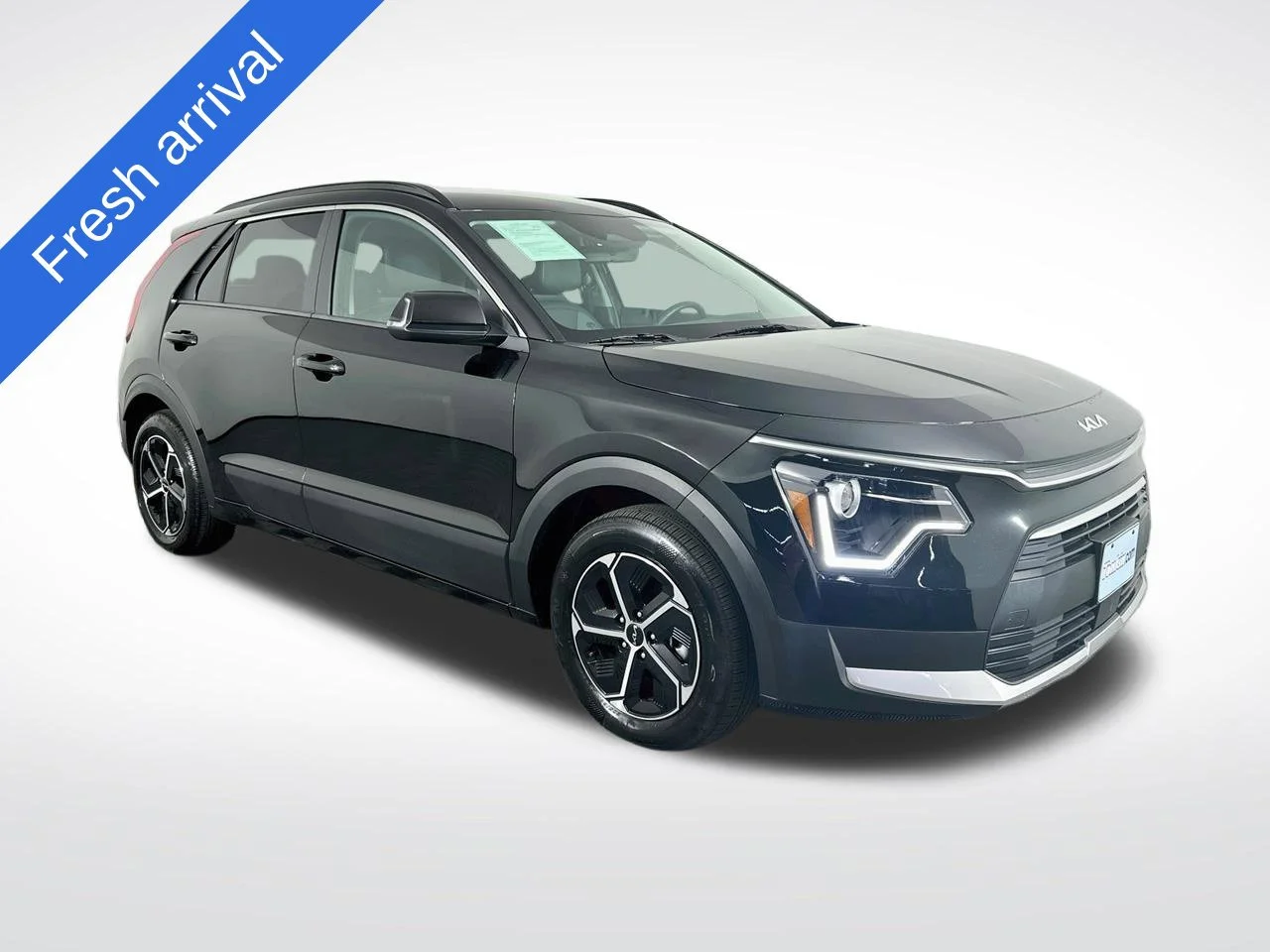 Used 2025 Aurora Black Pearl Kia EX image 1