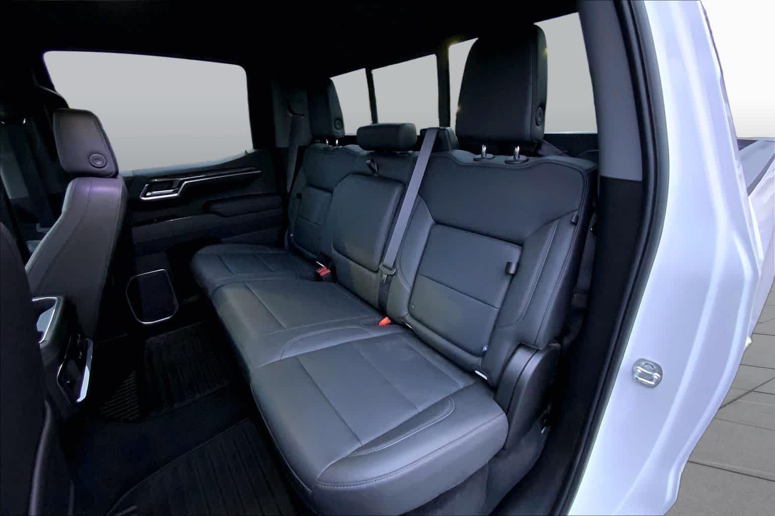 Used 2025 Summit White Chevrolet LTZ image 20