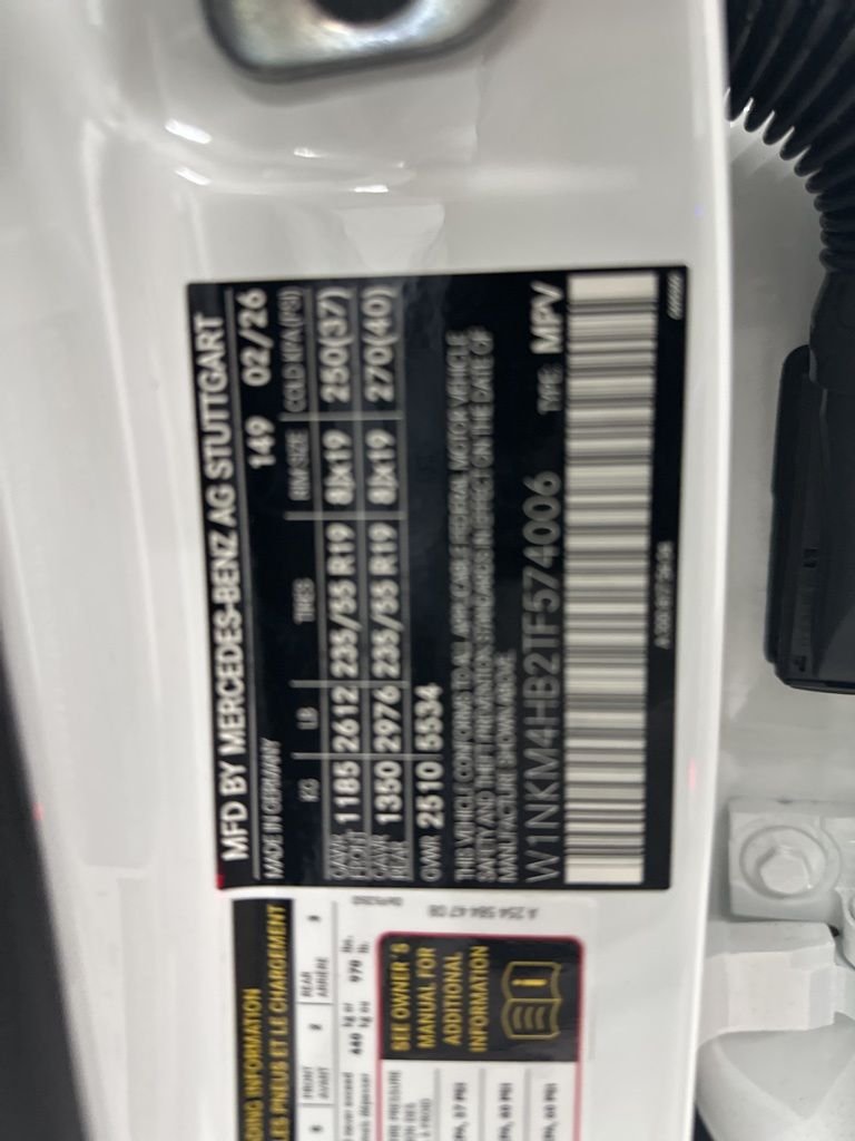 New 2026 Polar White Mercedes-Benz GLC 300 image 34