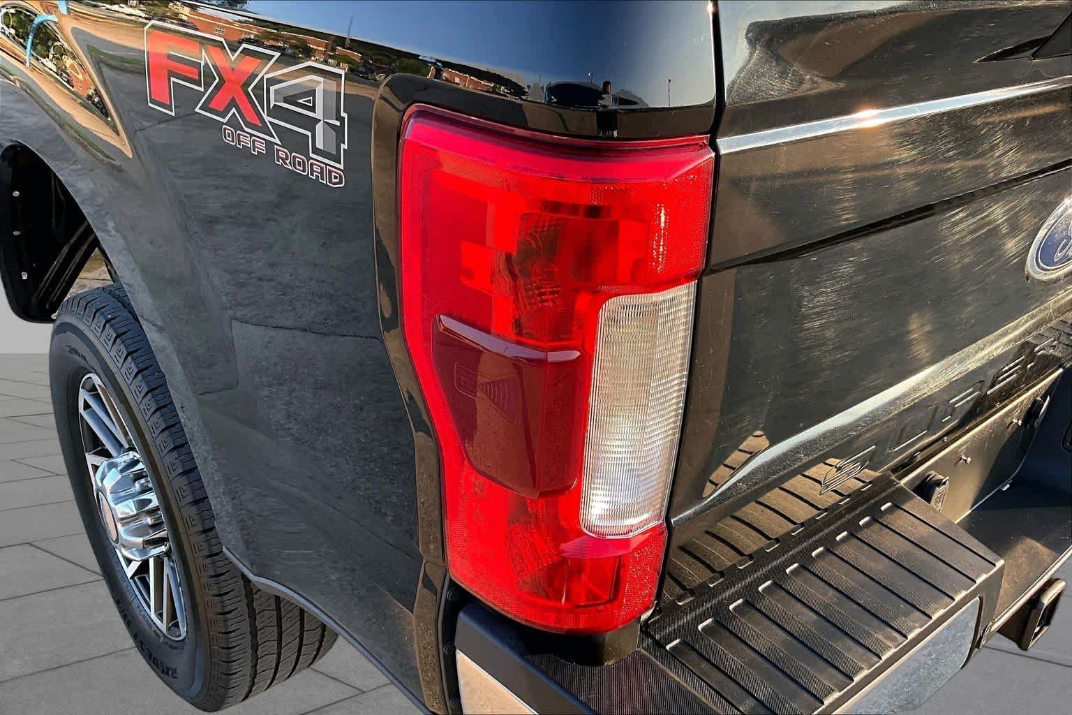 Used 2019 Agate Black Ford LARIAT image 29