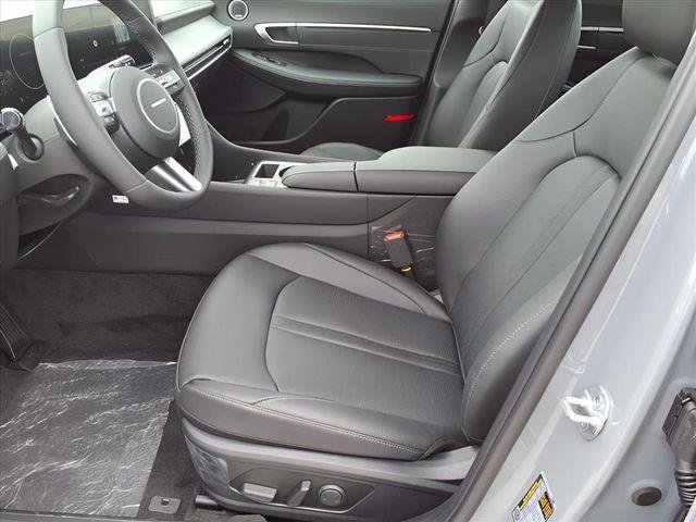 2025 Hyundai Sonata Hybrid Limited - Photo 15