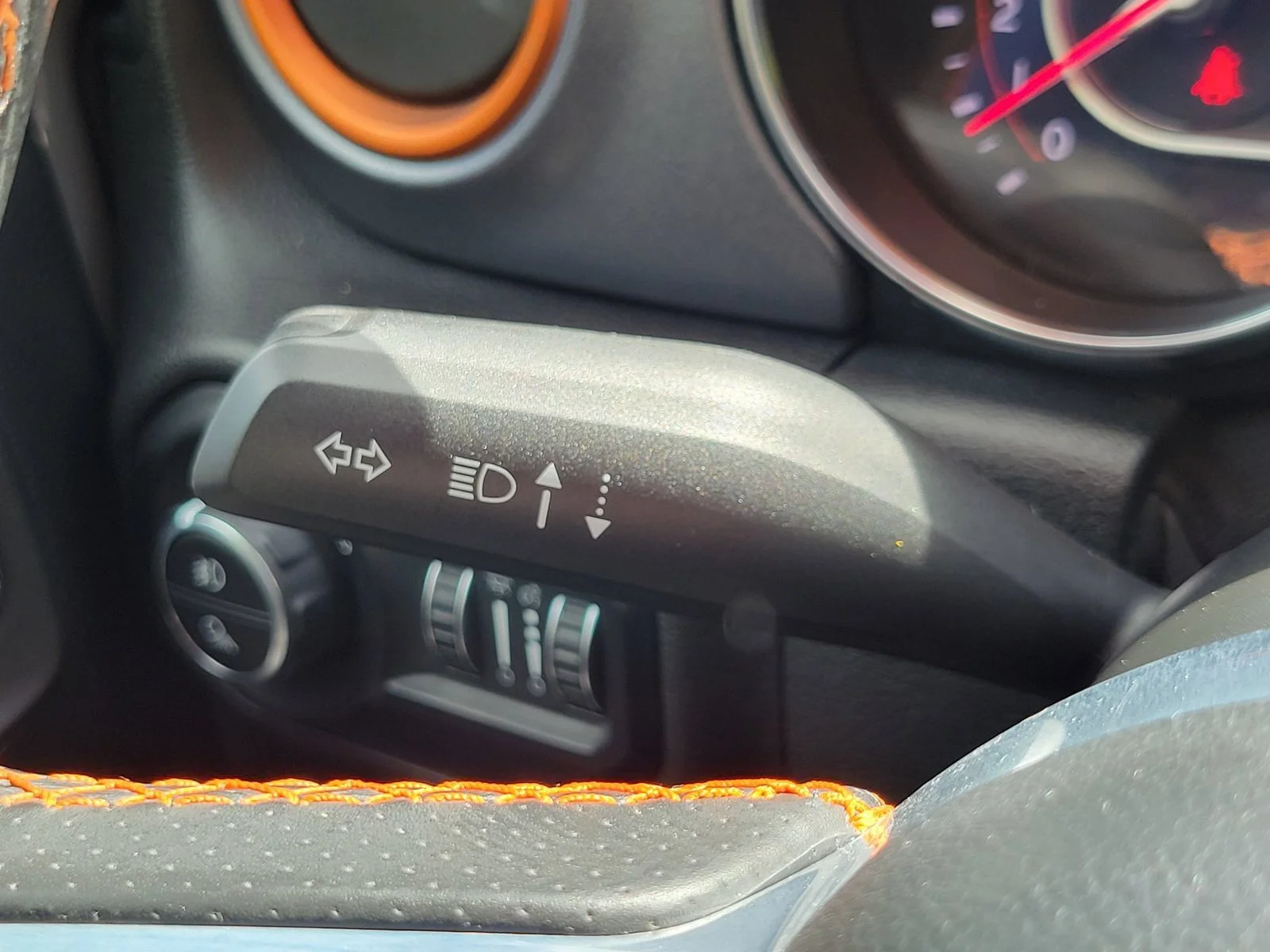 Used 2021 Gray Clearcoat Jeep Mojave image 14