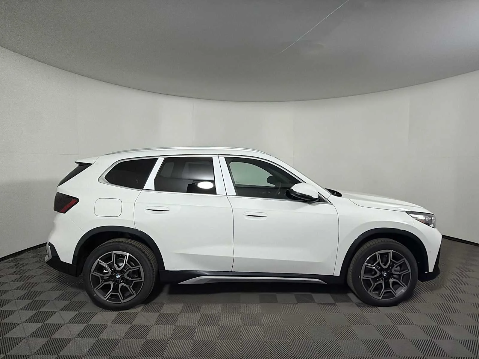 New 2026 Alpine White BMW xDrive28i image 8