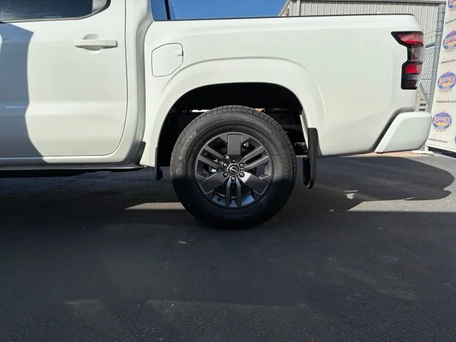New 2027 Glacier White Nissan SV image 17