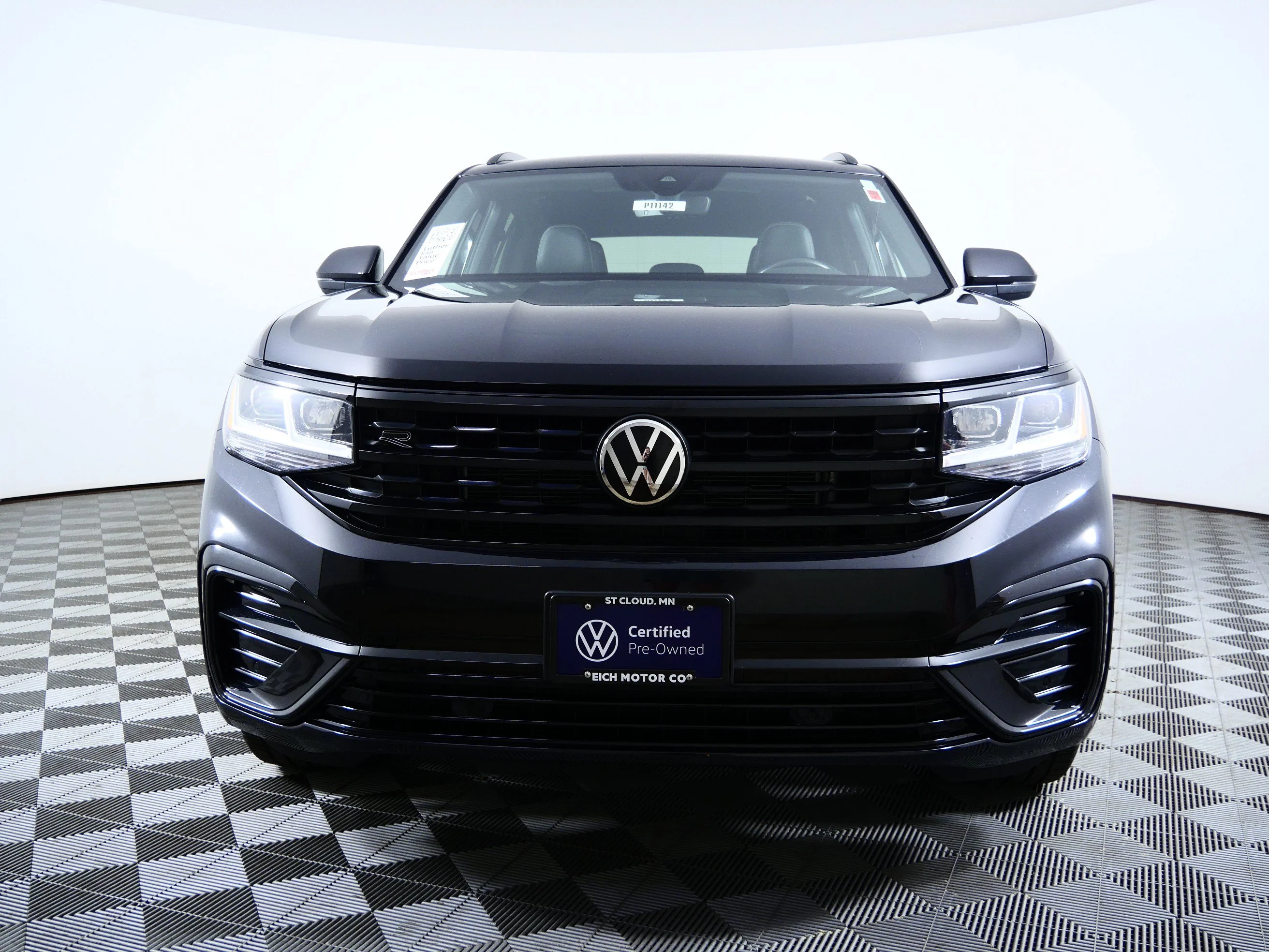 Certified Used 2023 BLACK PEARL Volkswagen 2.0T SEL R-Line Black image 2