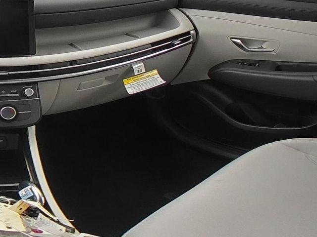 New 2026 White Hyundai SE AWD image 38