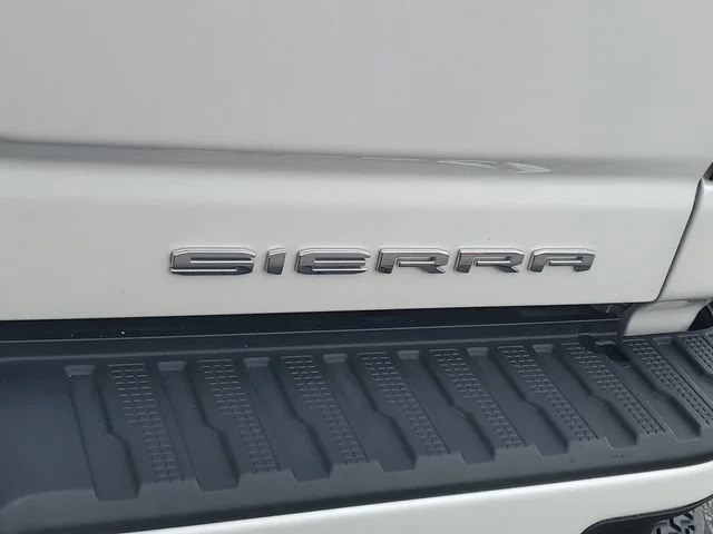 Used 2024 White Frost Tricoat GMC Denali image 27