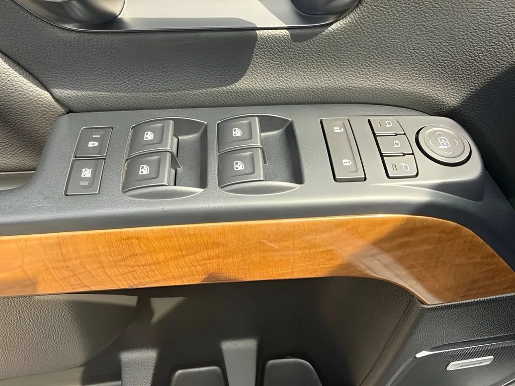 Used 2018 SUMMIT WHITE Chevrolet LTZ image 26