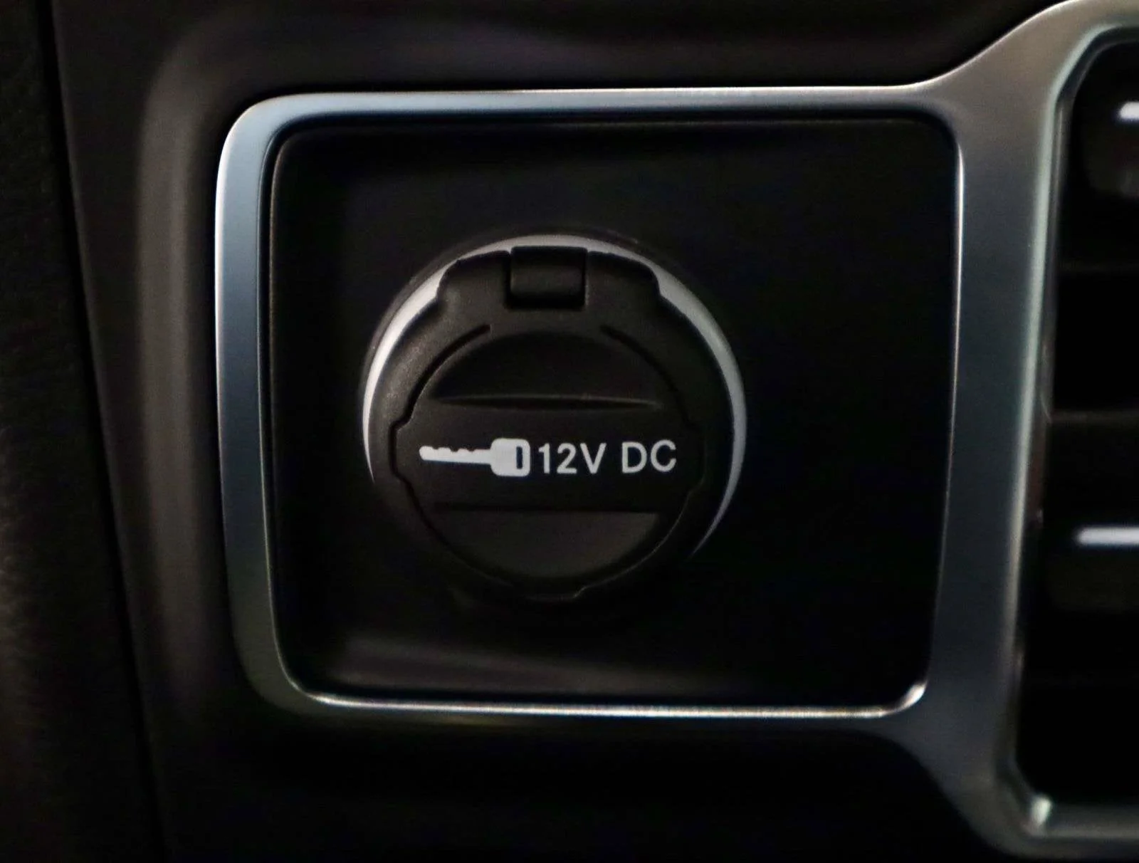 Used 2022 Sting-Gray Clearcoat Jeep Unlimited High Altitude image 30
