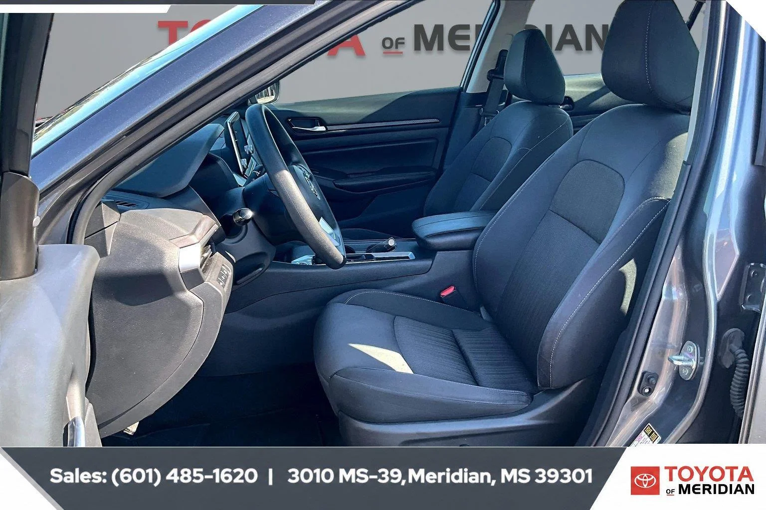 Used 2025 Gun Metallic Nissan SV image 18