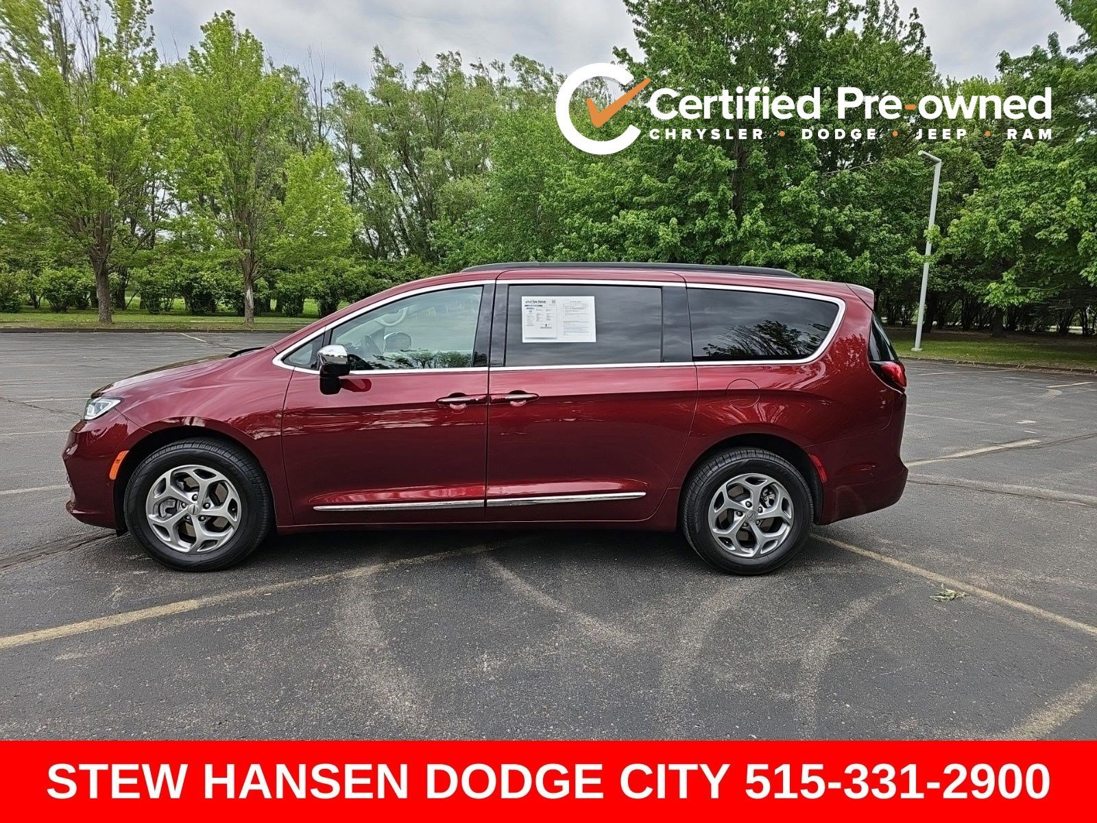 2023 Chrysler Pacifica Limited AWD's photo