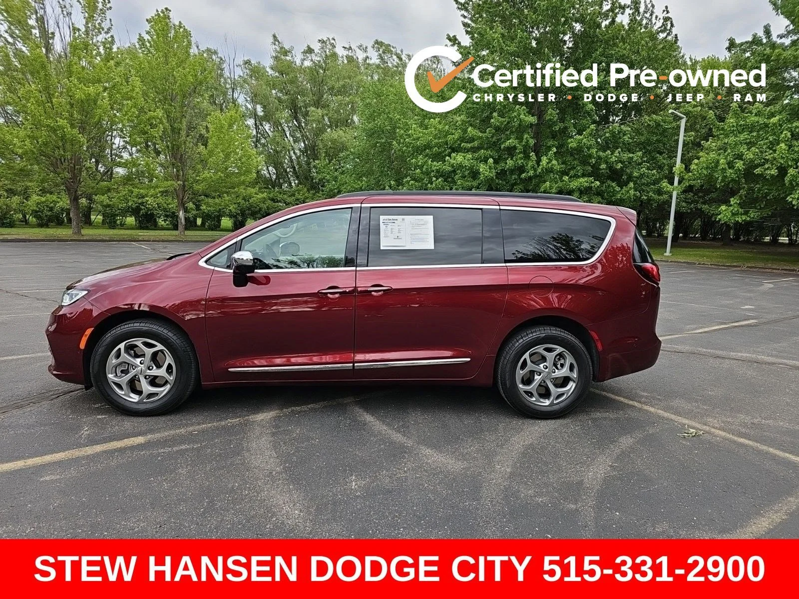 2023 Chrysler Pacifica Limited AWD's photo
