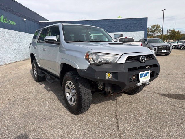 Used 2014 Classic Silver Metallic Toyota Limited image 7