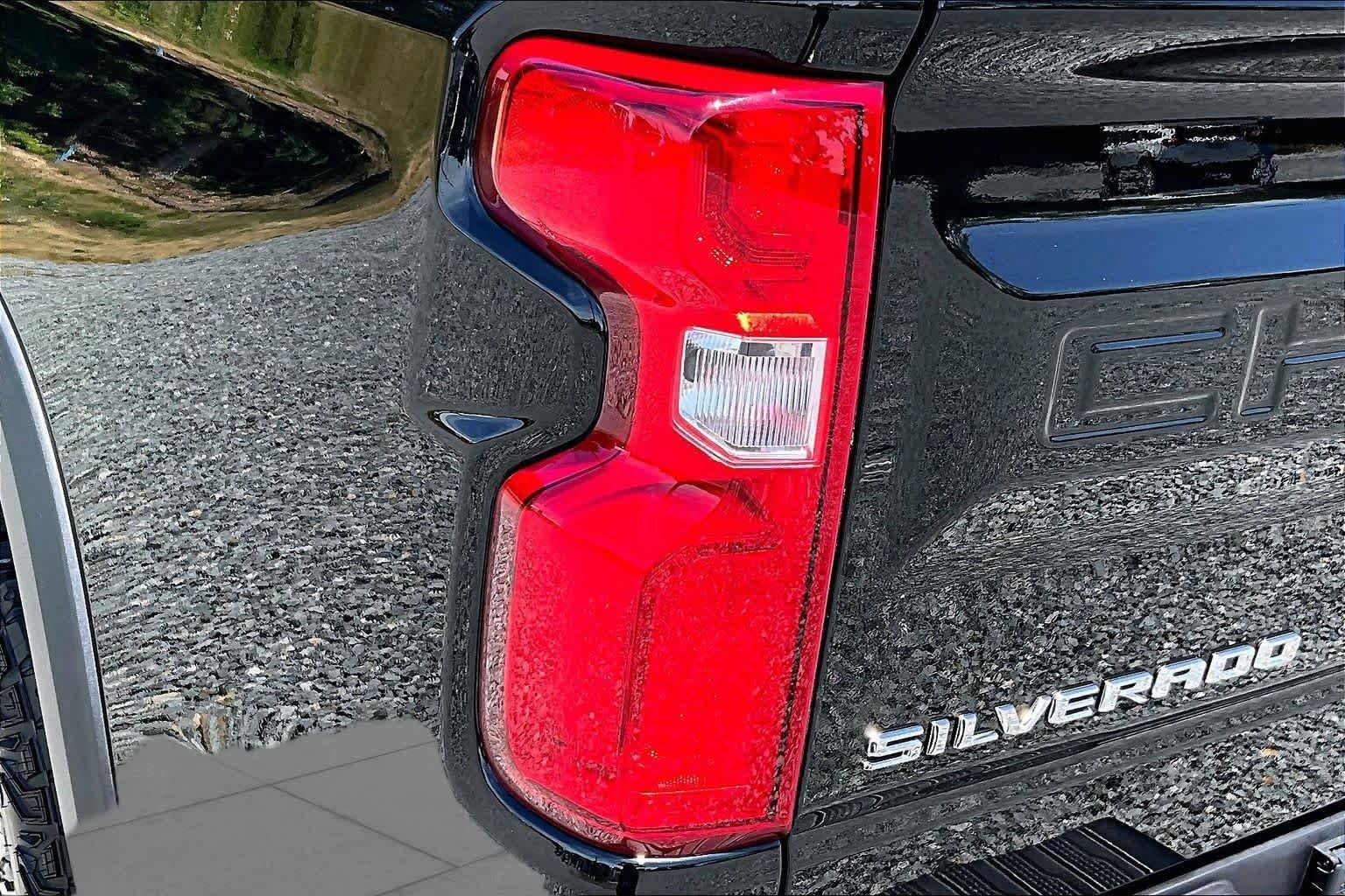Used 2024 Black Chevrolet ZR2 image 29