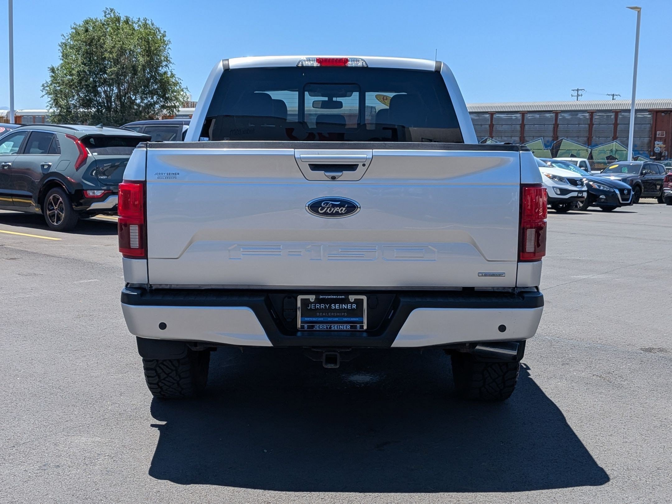 Used 2019 Ingot Silver Metallic Ford LARIAT image 4