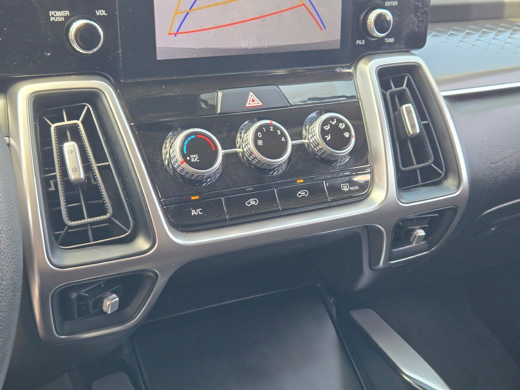 2022 Kia Sorento LX - Photo 24