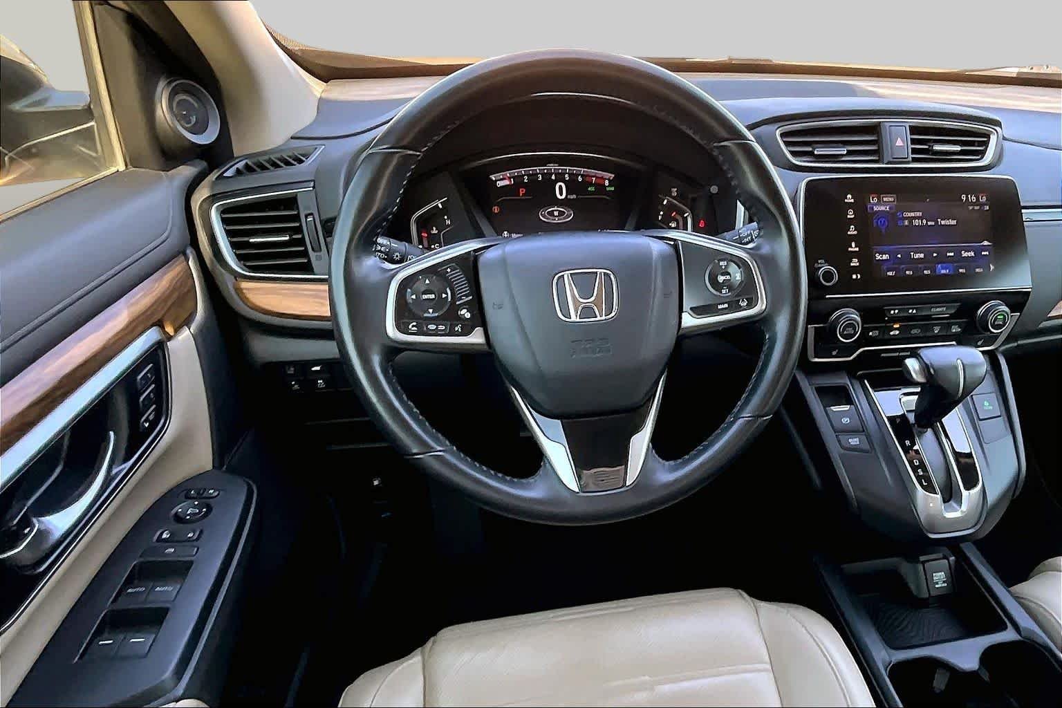 Used 2018 Sandstorm Metallic Honda Touring image 6