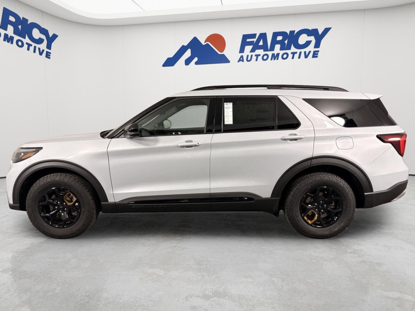 New 2026 Space White Metallic Ford Tremor® image 2