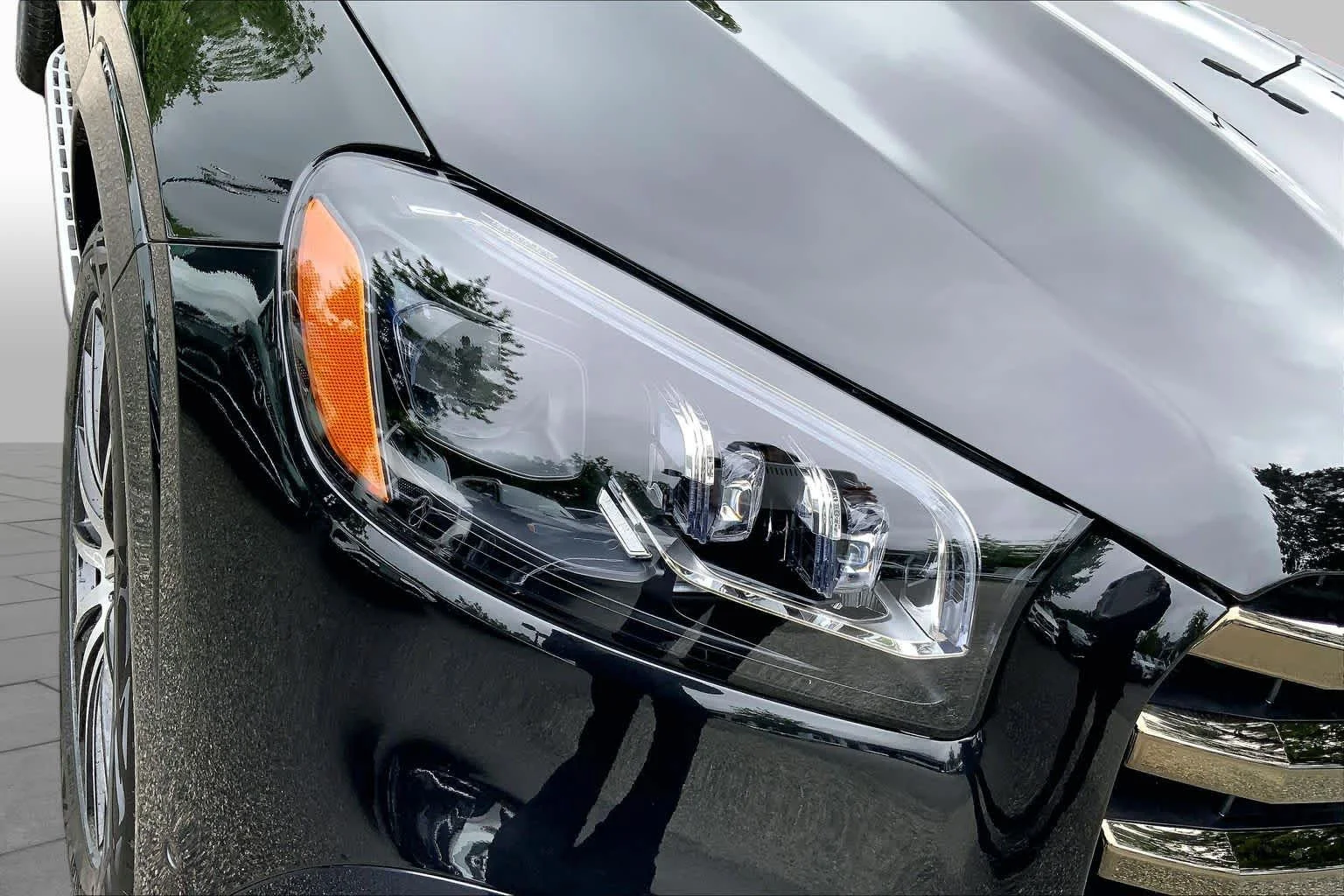 New 2026 Obsidian Black Metallic Mercedes-Benz GLS 580 image 17