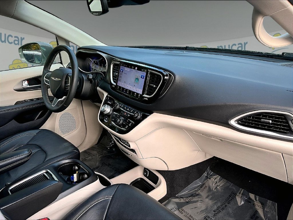Used 2022 Ceramic Gray Clearcoat Chrysler Touring L image 14