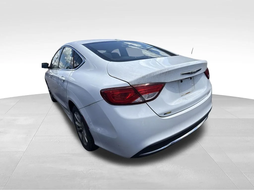 Used 2016 White Chrysler Limited image 4