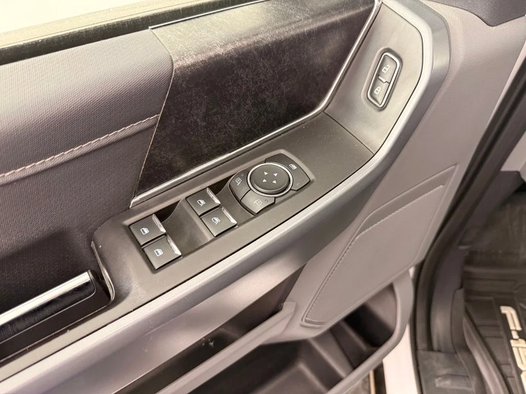 Used 2023 White Ford XLT image 18