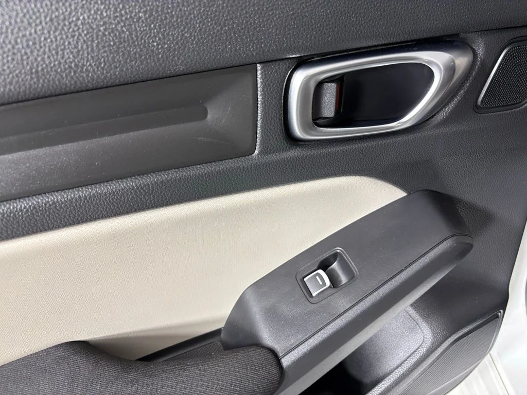 Used 2022  Honda EX image 37