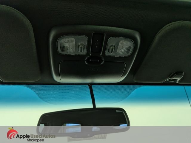 Used 2011 White Ford Limited image 21