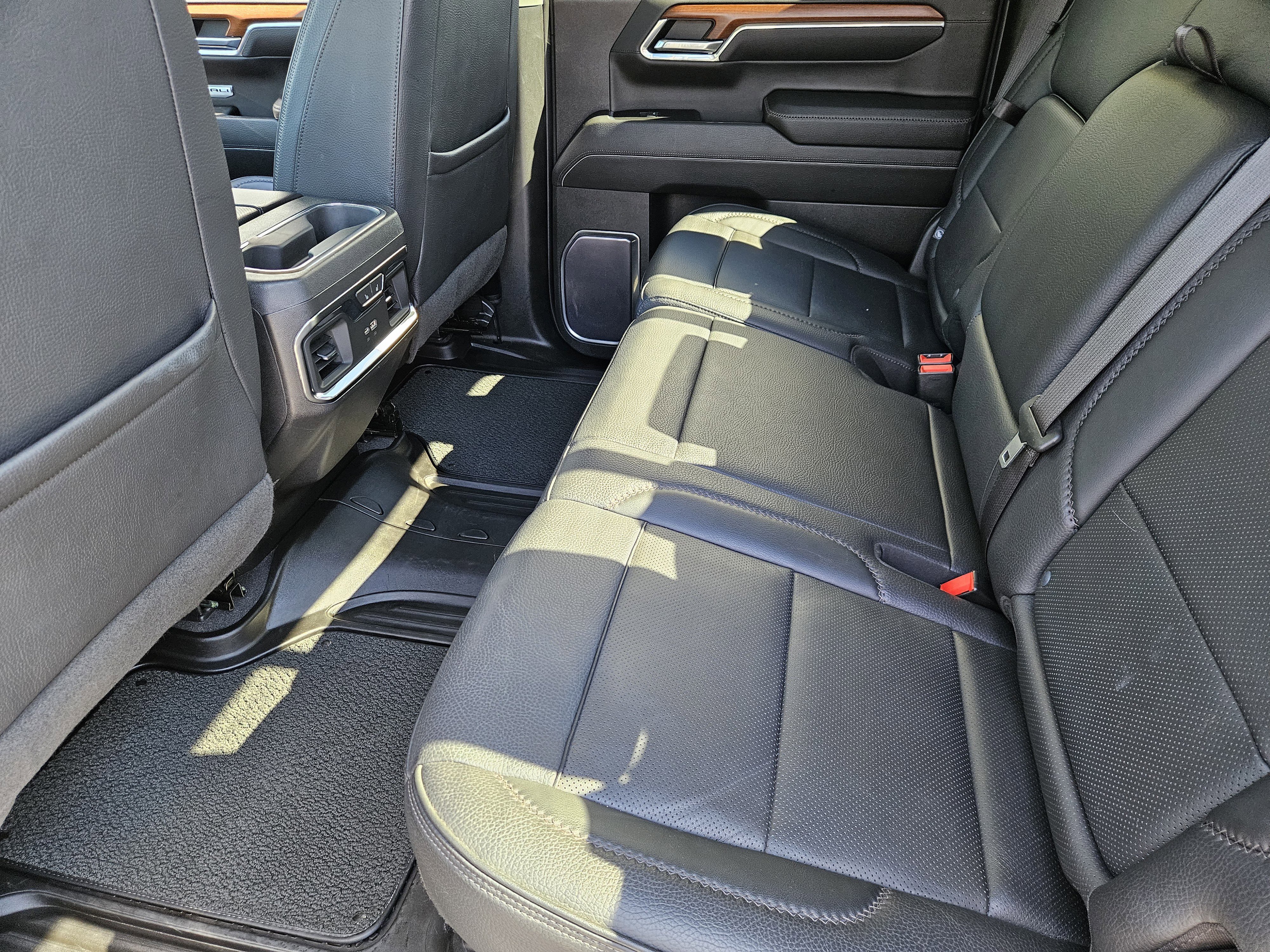Used 2023 Onyx Black GMC Denali image 31