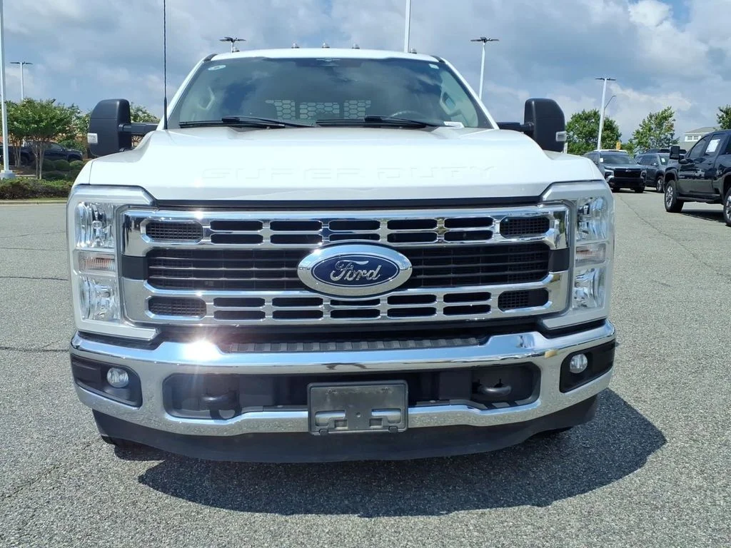 Used 2023 White Ford XL image 28