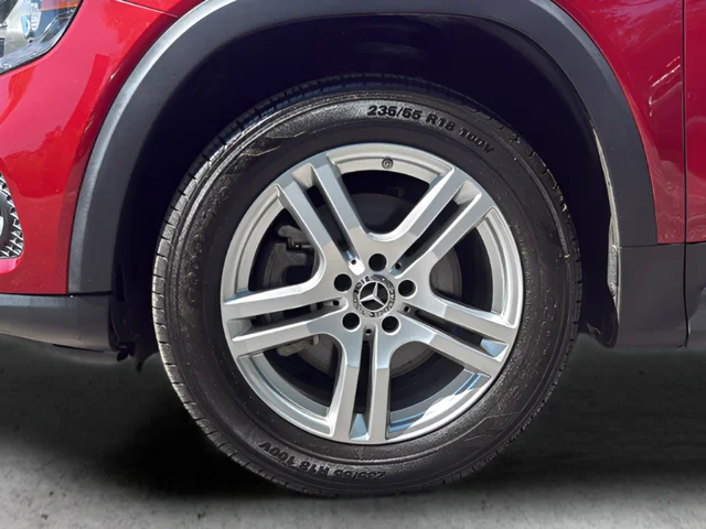 Used 2020 Red Mercedes-Benz GLB 250 image 28