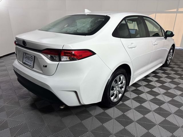 Used 2025 White Toyota LE image 8
