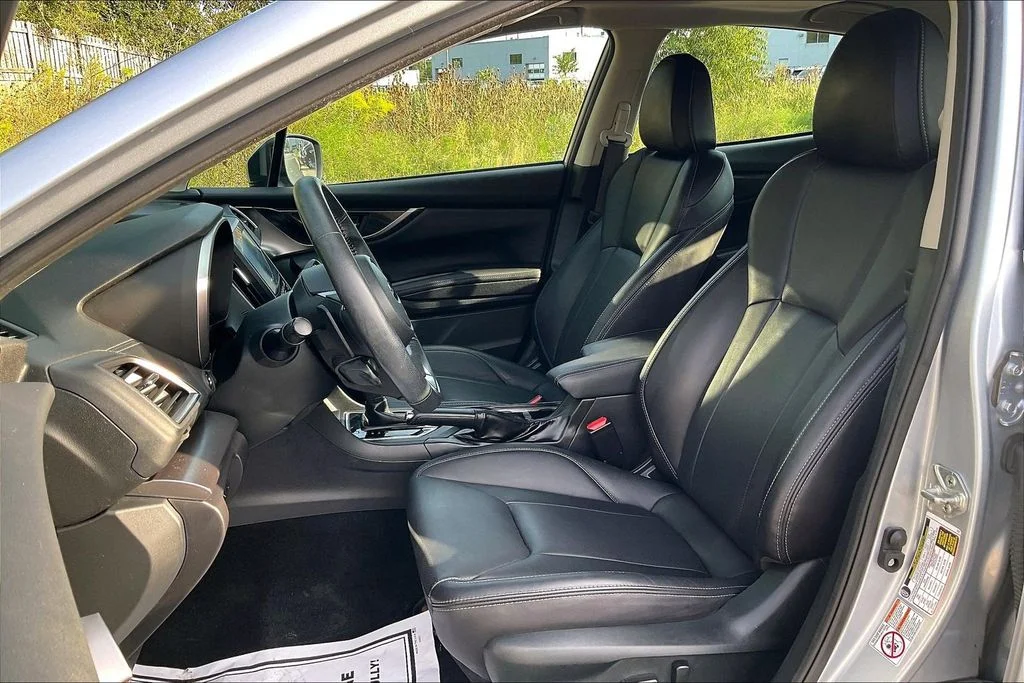 Used 2018 Silver Subaru 2.0i Limited image 25