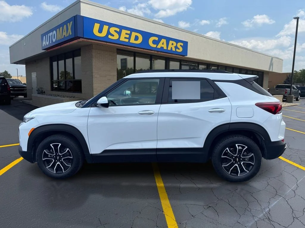 Used 2022 Summit White Chevrolet ACTIV image 8