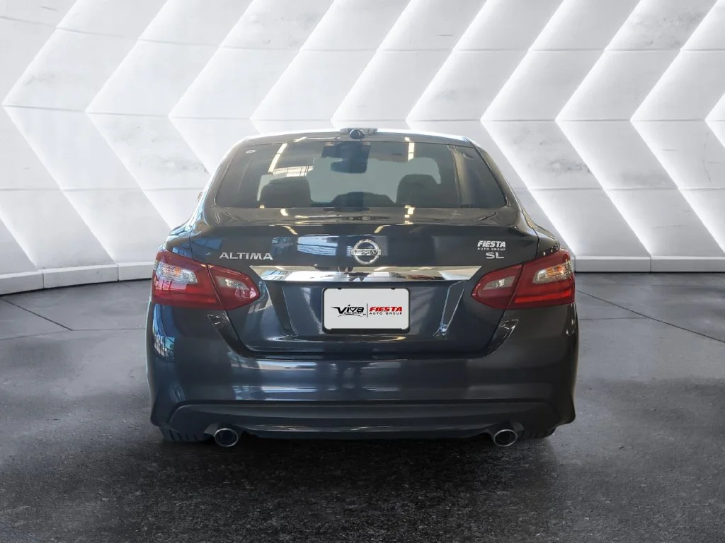 Used 2018 Blue Nissan 2.5 SL image 5